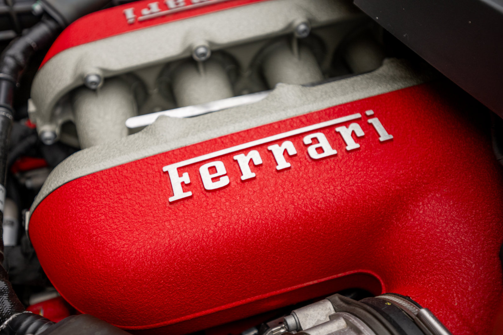 Used 2025 Ferrari Purosangue AWD/4WD image 40