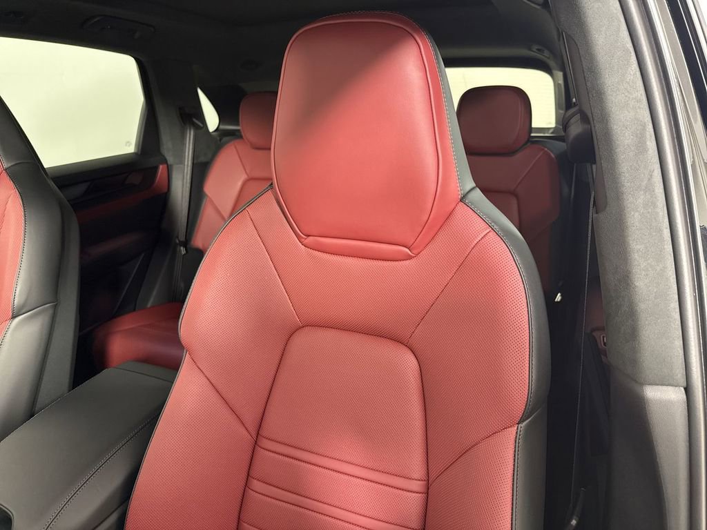 New 2026 Porsche Cayenne GTS image 41