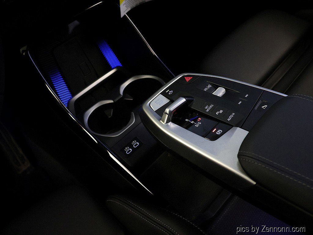 Used 2025 BMW X1 M35i w/ Premium Package image 23