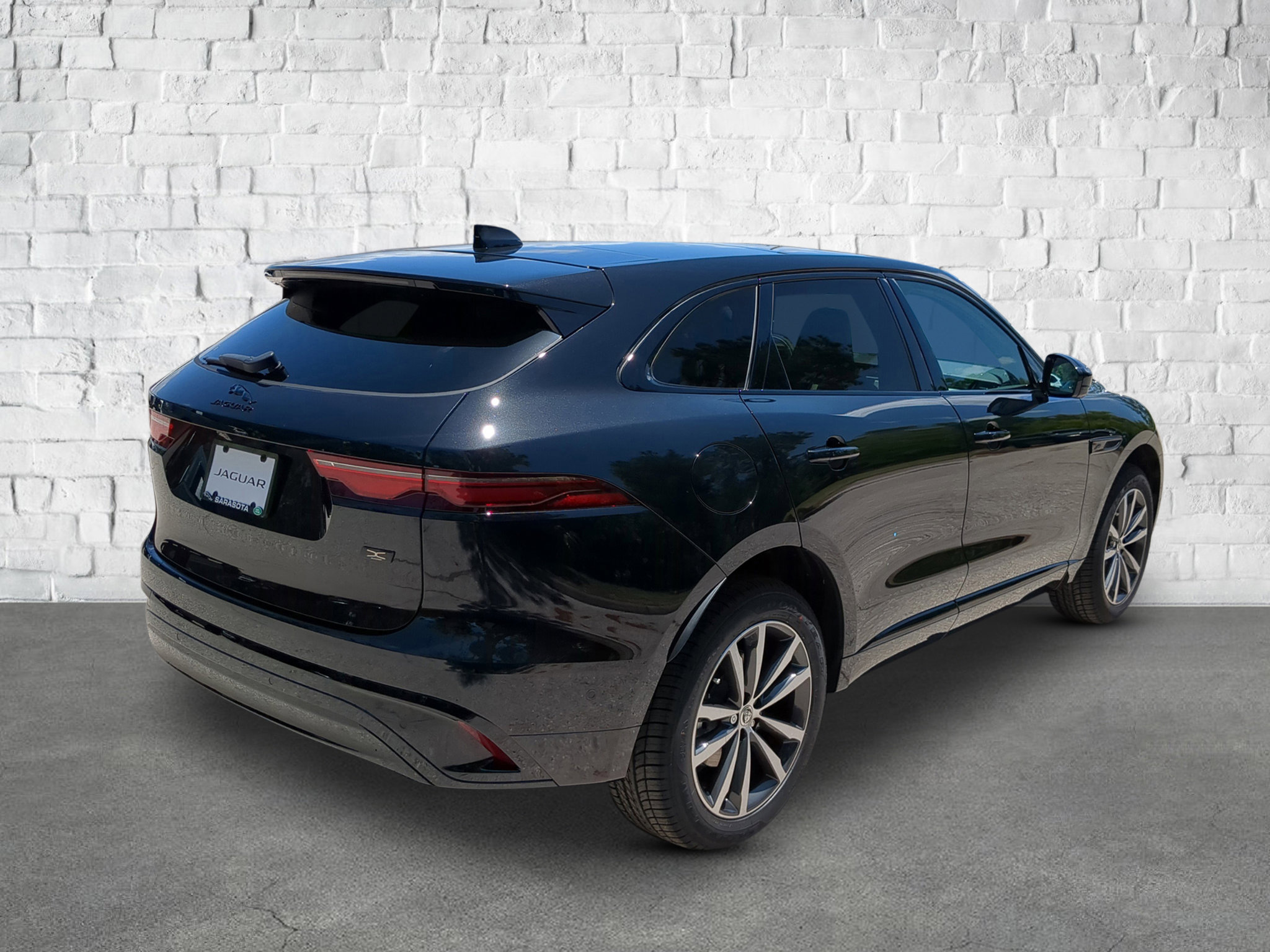 New 2026 Jaguar F-PACE R-Dynamic S image 6