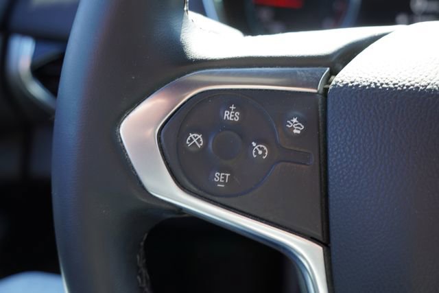 Used 2023 Chevrolet Traverse LT image 30