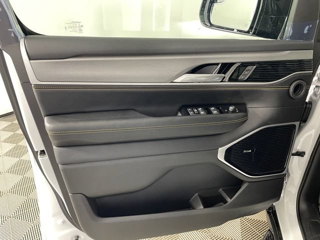 New 2026 Jeep Grand Wagoneer L 4WD image 8