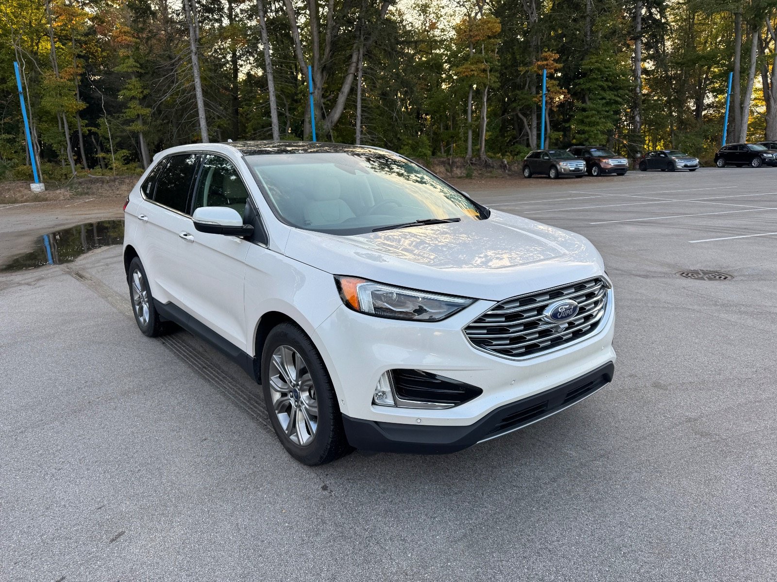 Used 2019 Ford Edge Titanium w/ Equipment Group 301A AWD/4WD image 3