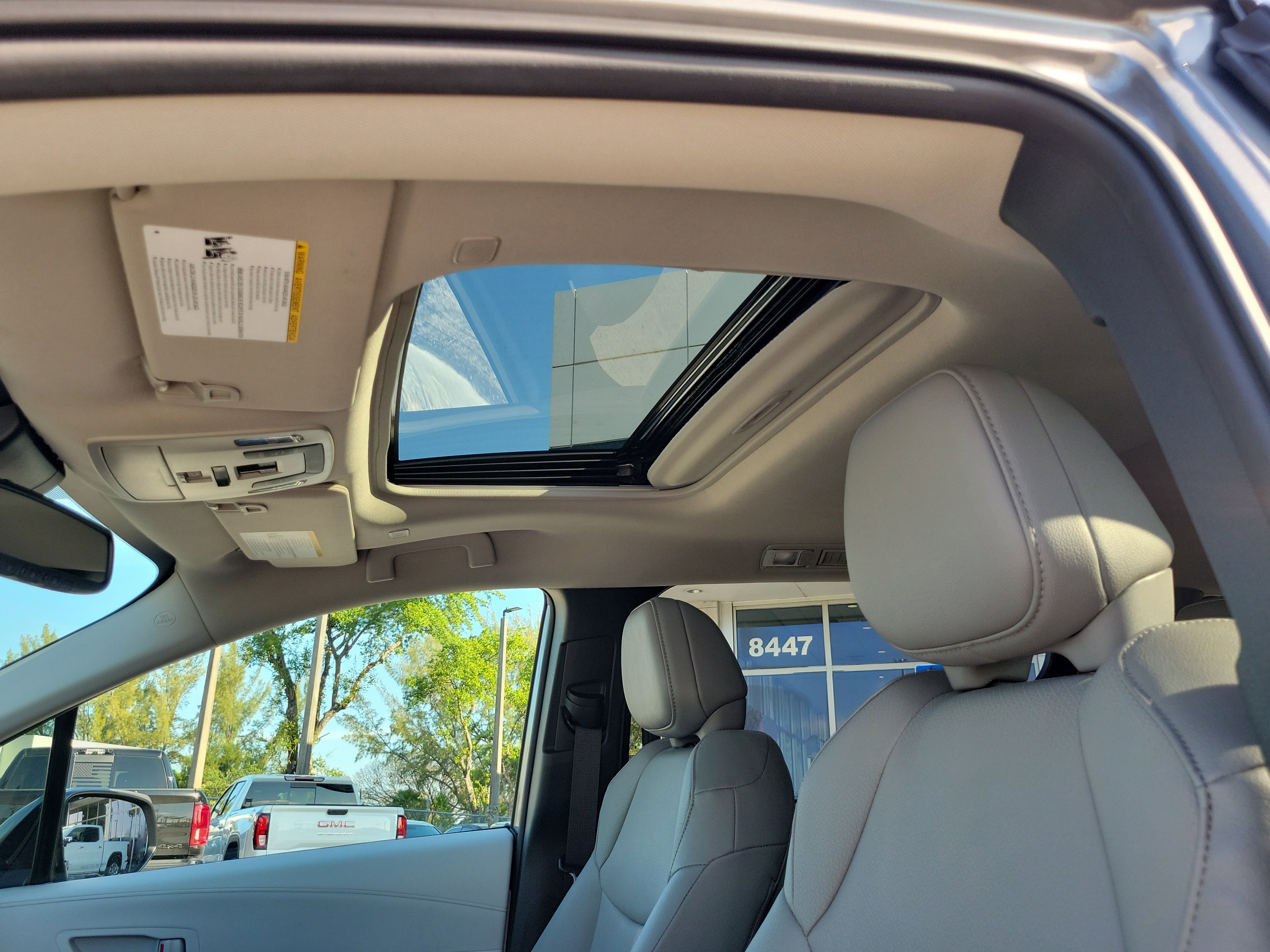 Used 2026 Toyota Sienna XLE FWD image 12