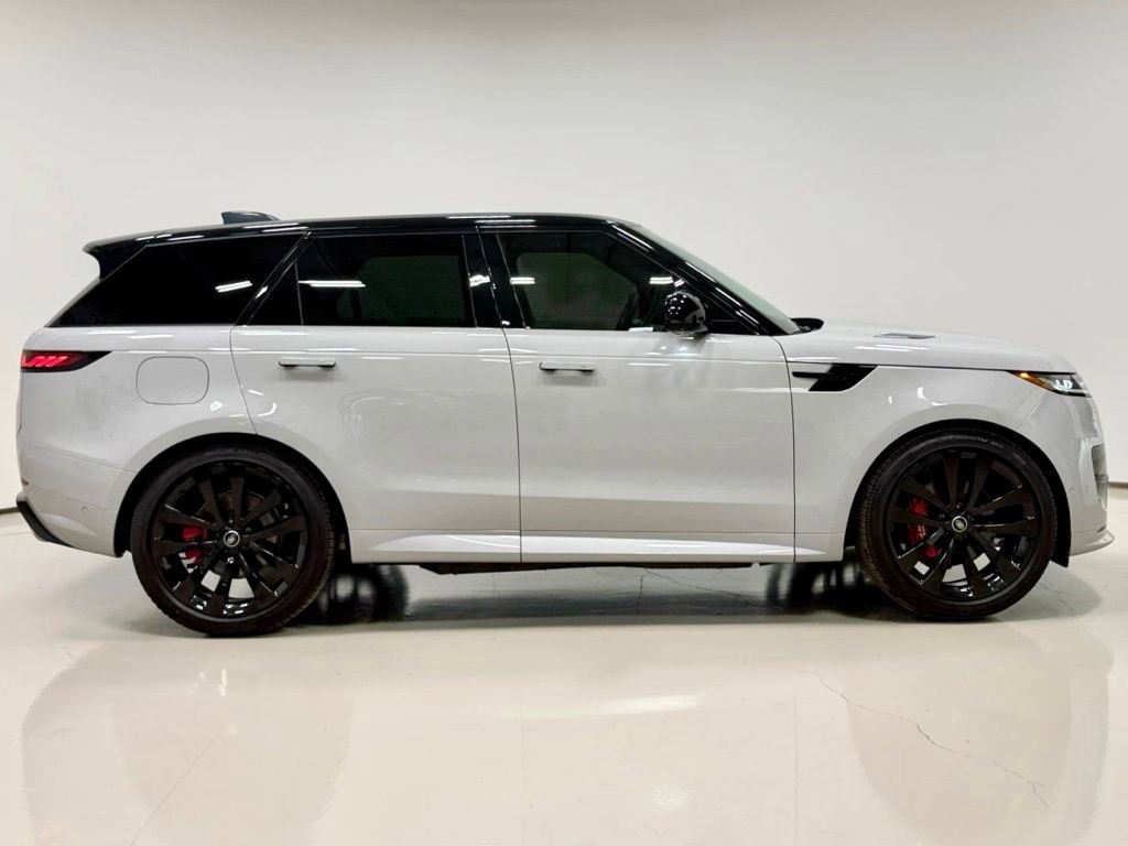 Used 2025 Land Rover Range Rover Sport Dynamic SE AWD/4WD image 15