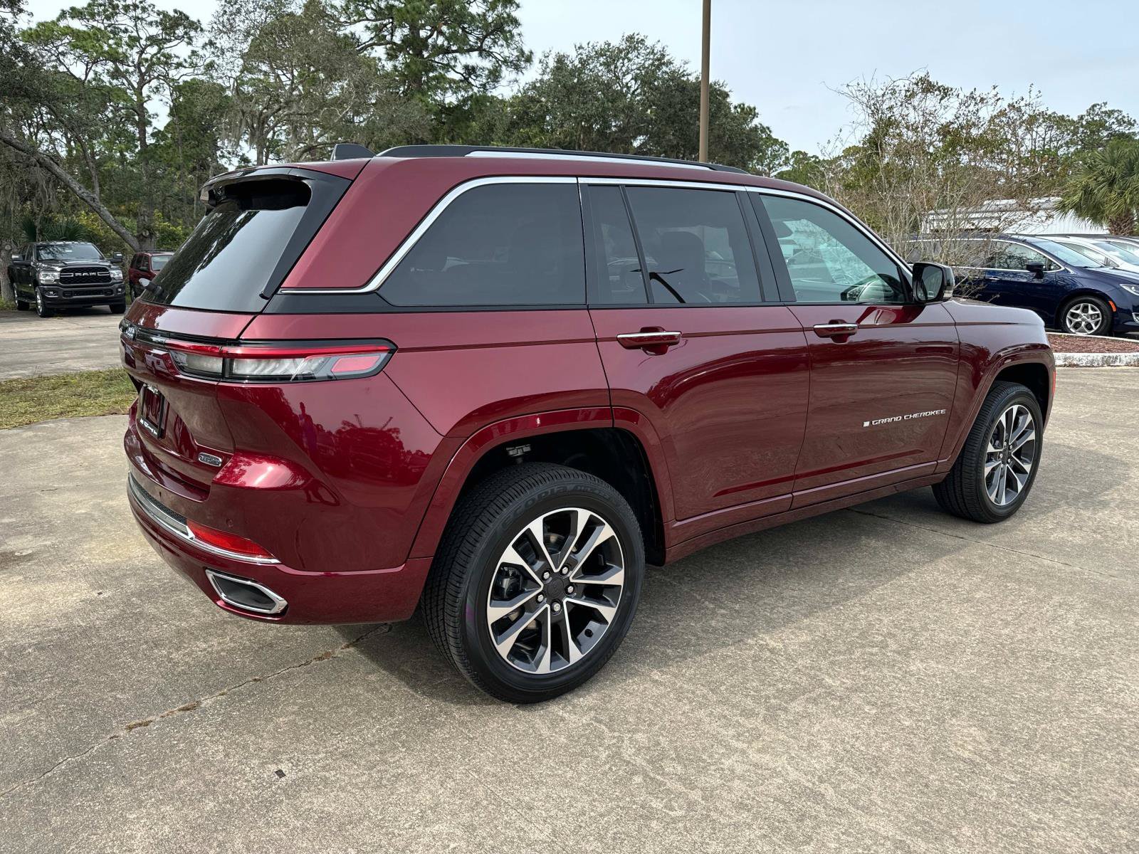 New 2024 Jeep Grand Cherokee Overland RWD image 3