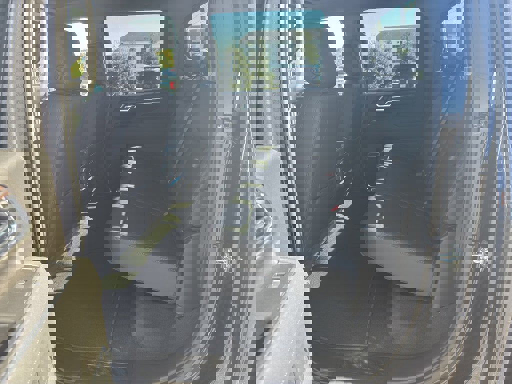 New 2026 GMC Sierra 2500 SLT w/ SLT Convenience Package image 19