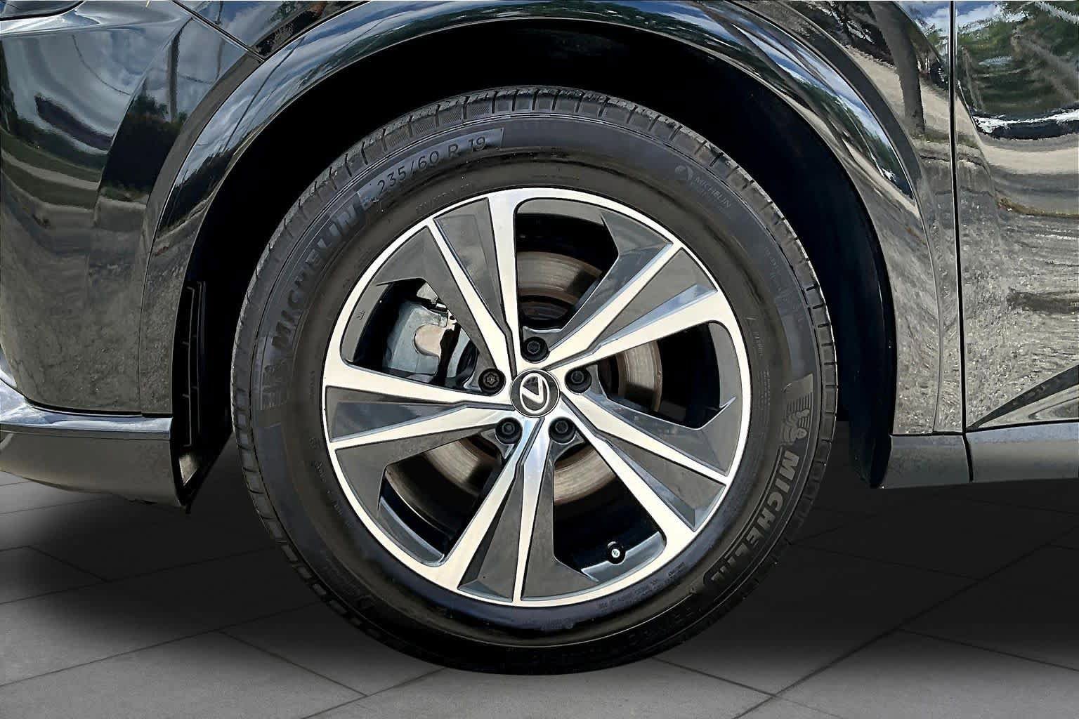 Used 2024 Lexus RX 350 FWD w/ Technology Package image 11