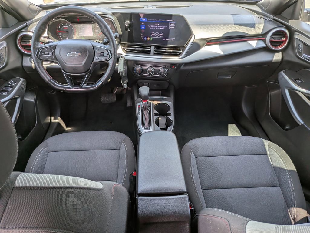 Used 2024 Chevrolet Trax RS FWD image 15