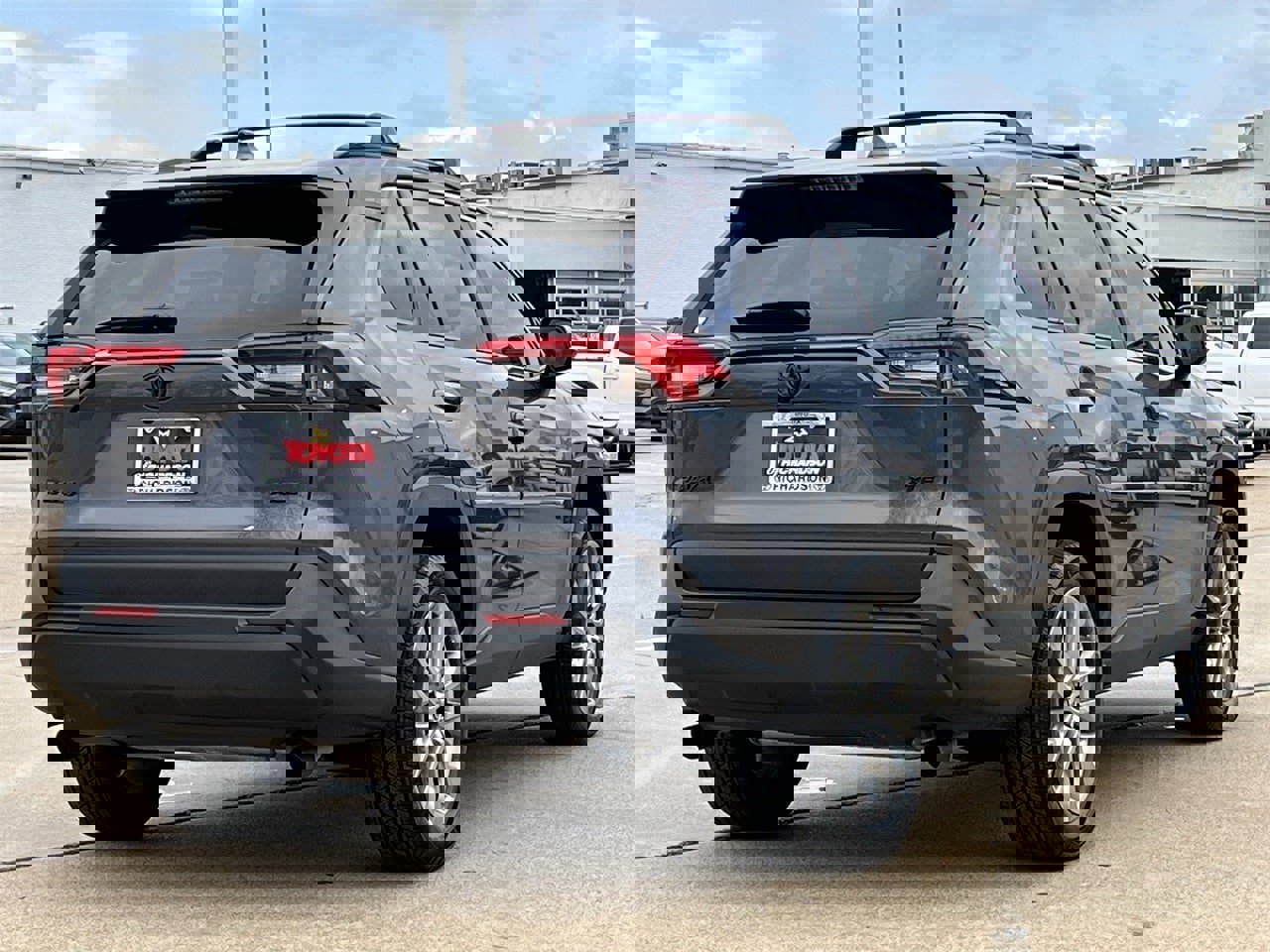 Used 2025 Toyota RAV4 XLE Premium image 4