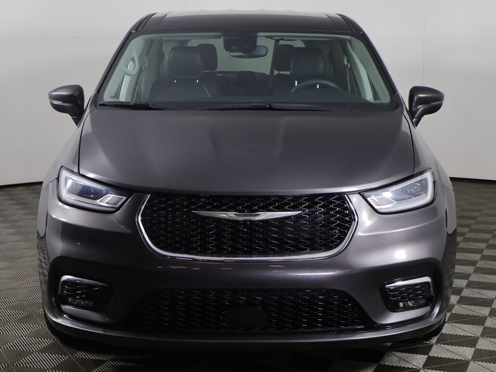 Used 2023 Chrysler Pacifica Touring-L FWD image 10