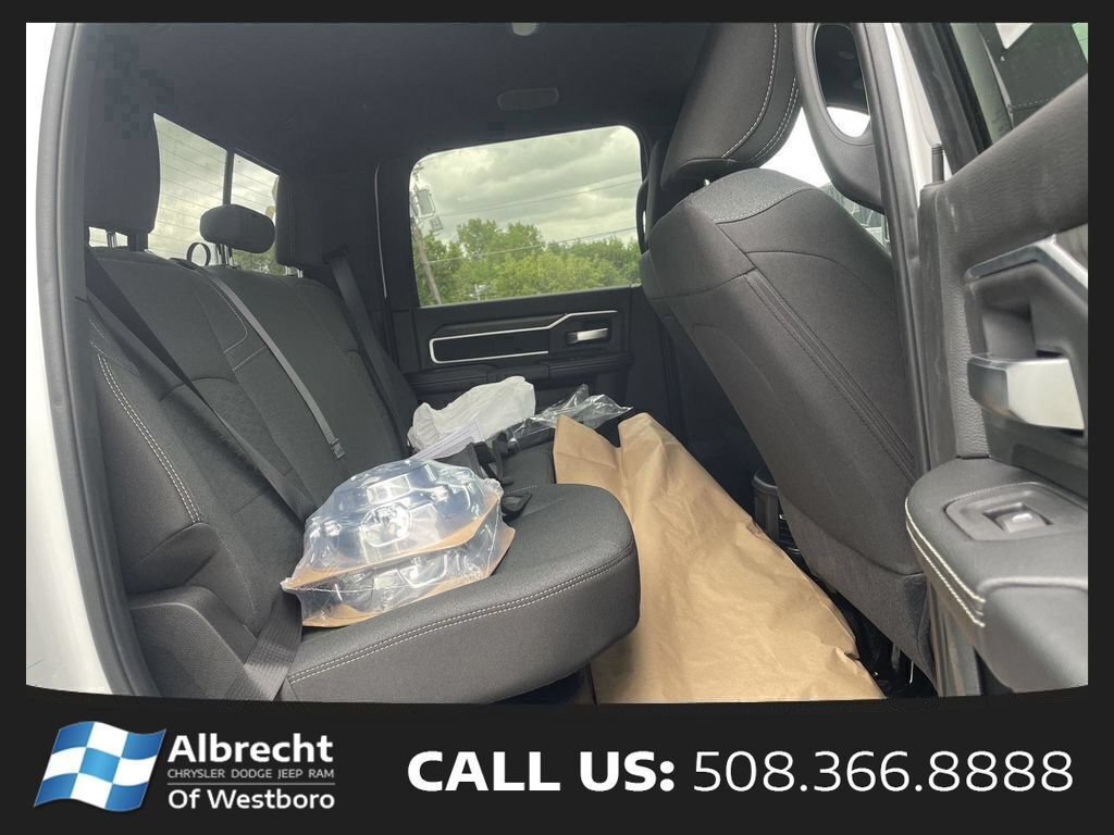 New 2026 RAM 3500 Big Horn AWD/4WD image 15