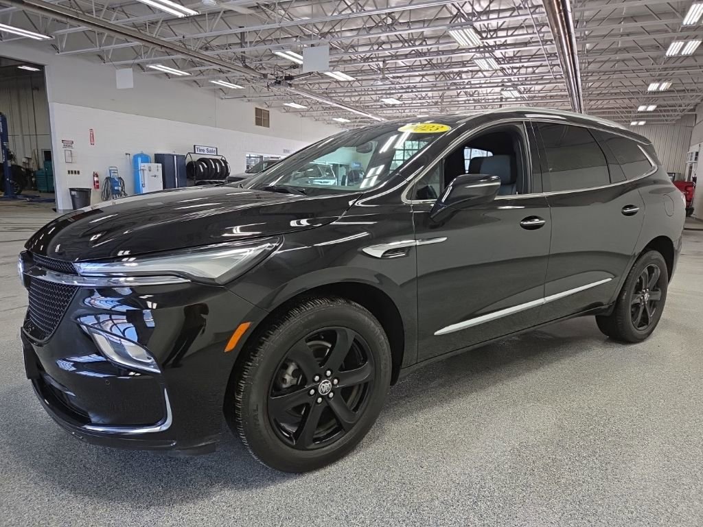 Used 2023 Buick Enclave Essence w/ Experience Buick Package AWD/4WD image 3