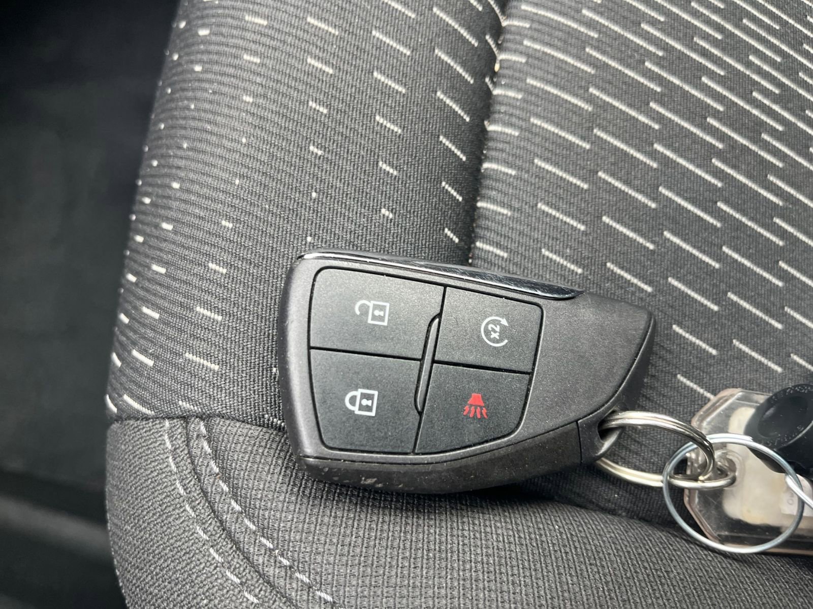 Used 2025 Chevrolet Equinox LT FWD image 21