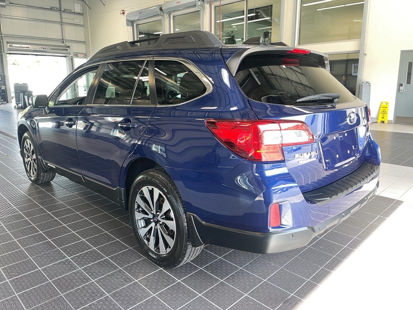 Used 2017 Subaru Outback 2.5i Limited AWD/4WD image 18