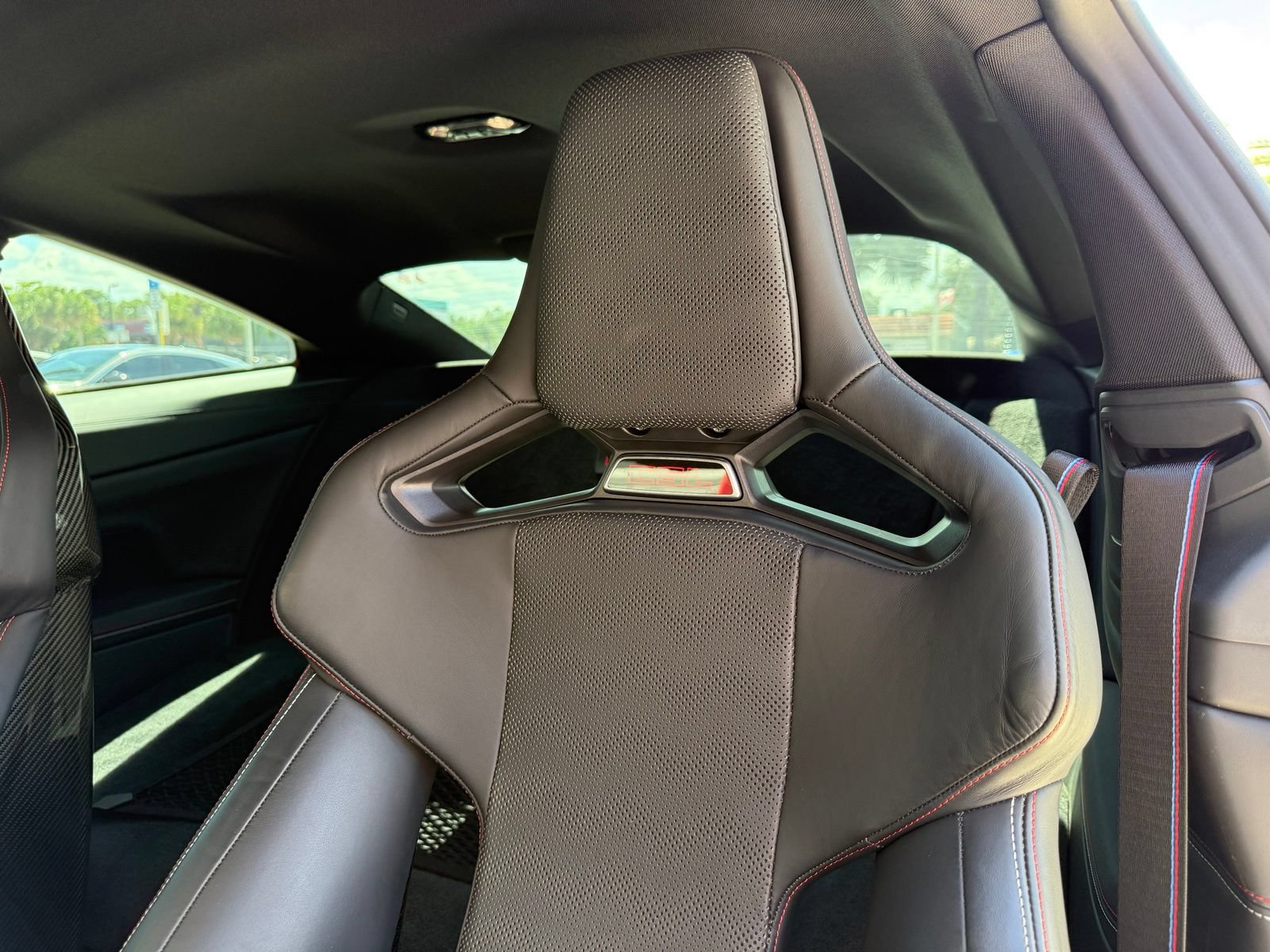 Used 2023 BMW M4 CSL RWD image 36