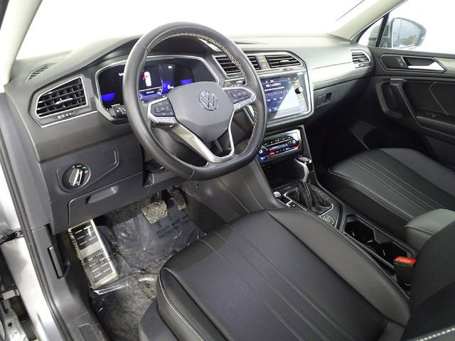 Used 2024 Volkswagen Tiguan SE AWD/4WD image 21