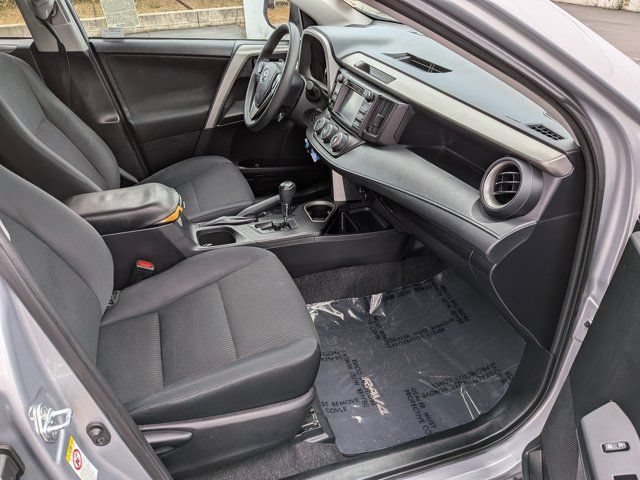 Used 2016 Toyota RAV4 LE FWD image 5