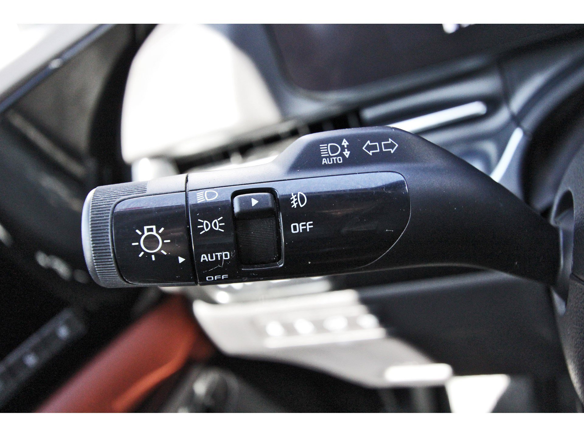 Certified 2024 Kia Carnival SX Prestige FWD image 19