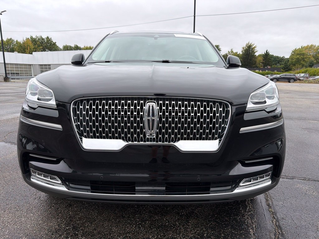 Used 2023 Lincoln Aviator Reserve w/ Equipment Group 201A AWD/4WD image 5