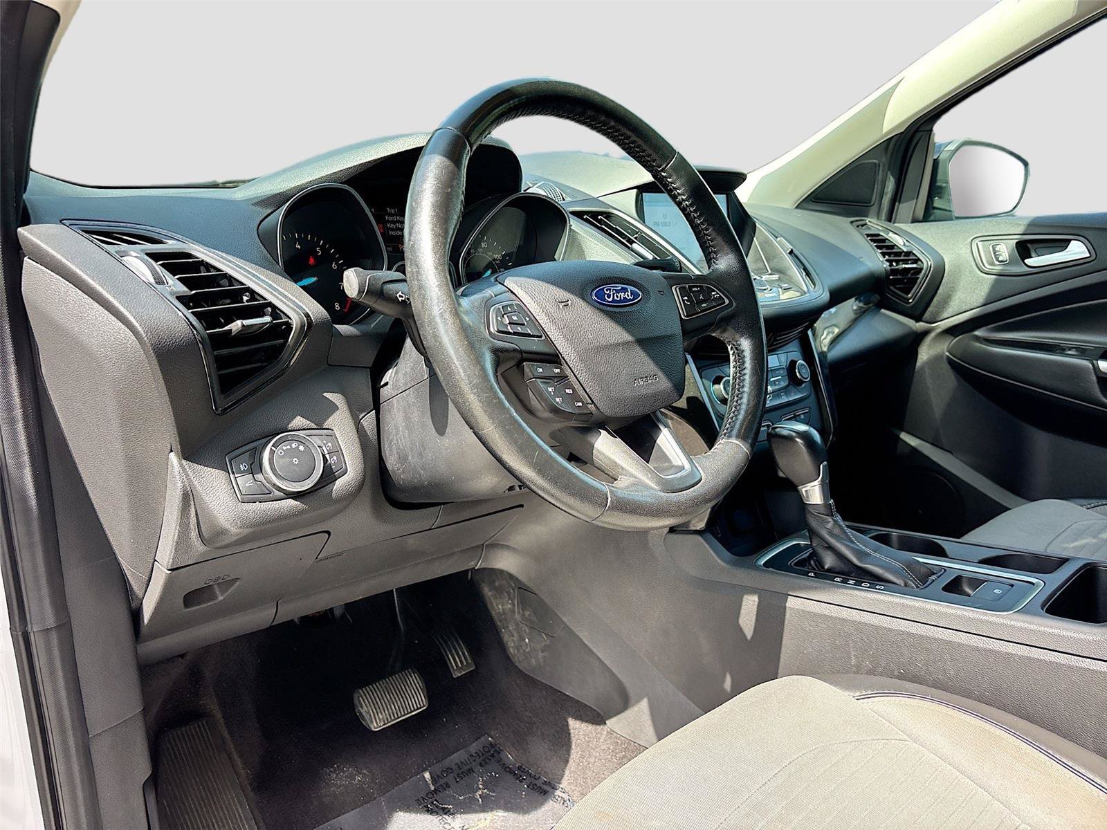 Used 2017 Ford Escape Titanium AWD/4WD image 9