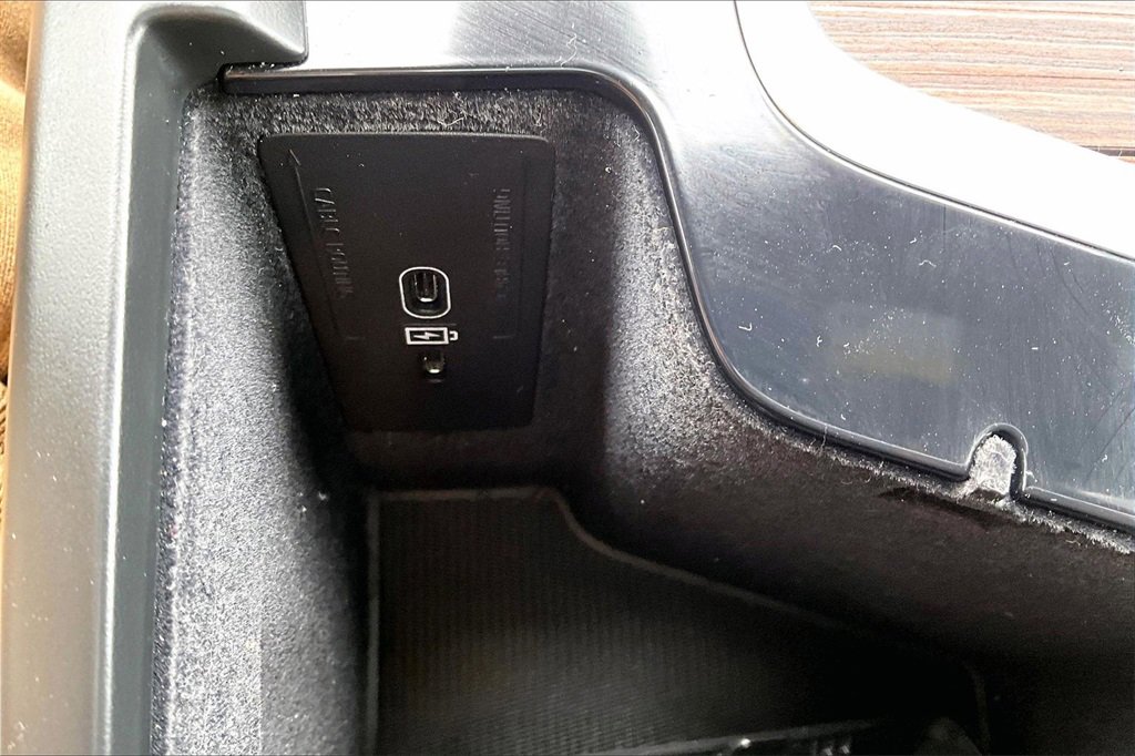 Used 2023 Volvo XC60 B5 Plus w/ Climate Package image 15