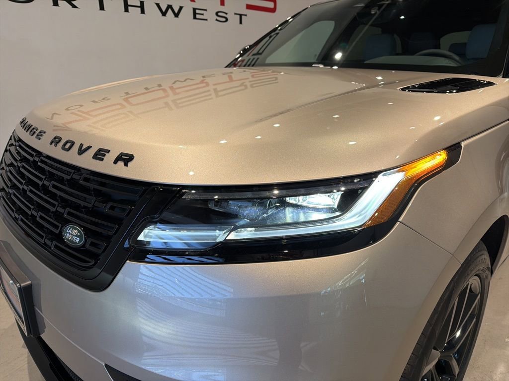 Used 2026 Land Rover Range Rover Velar Dynamic SE image 9