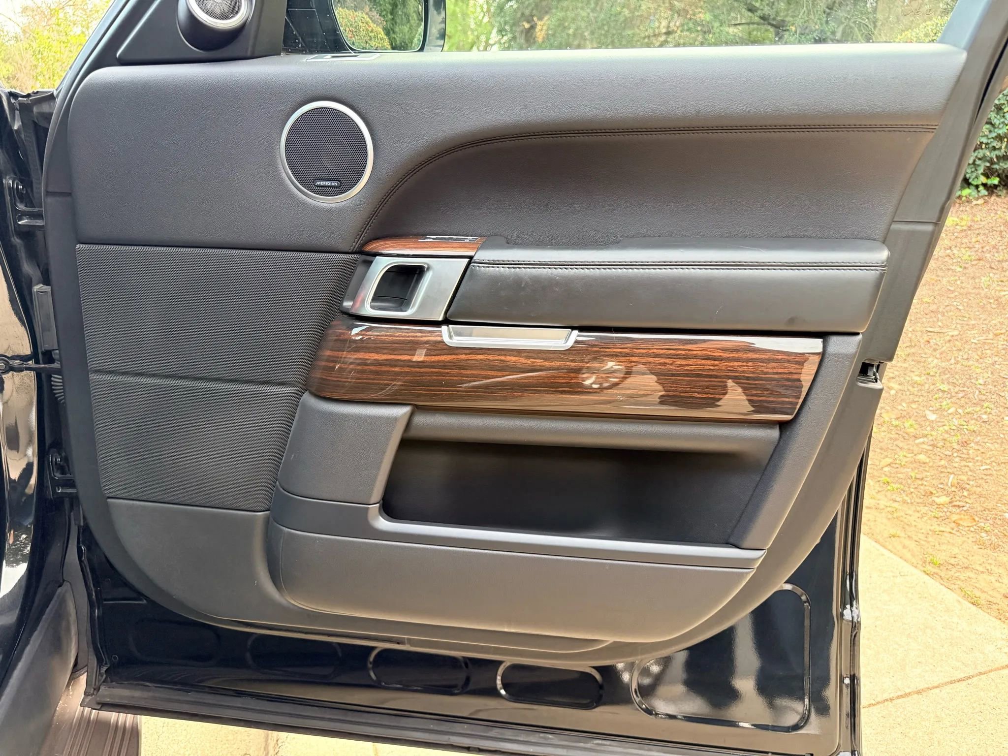 Used 2016 Land Rover Range Rover HSE image 38