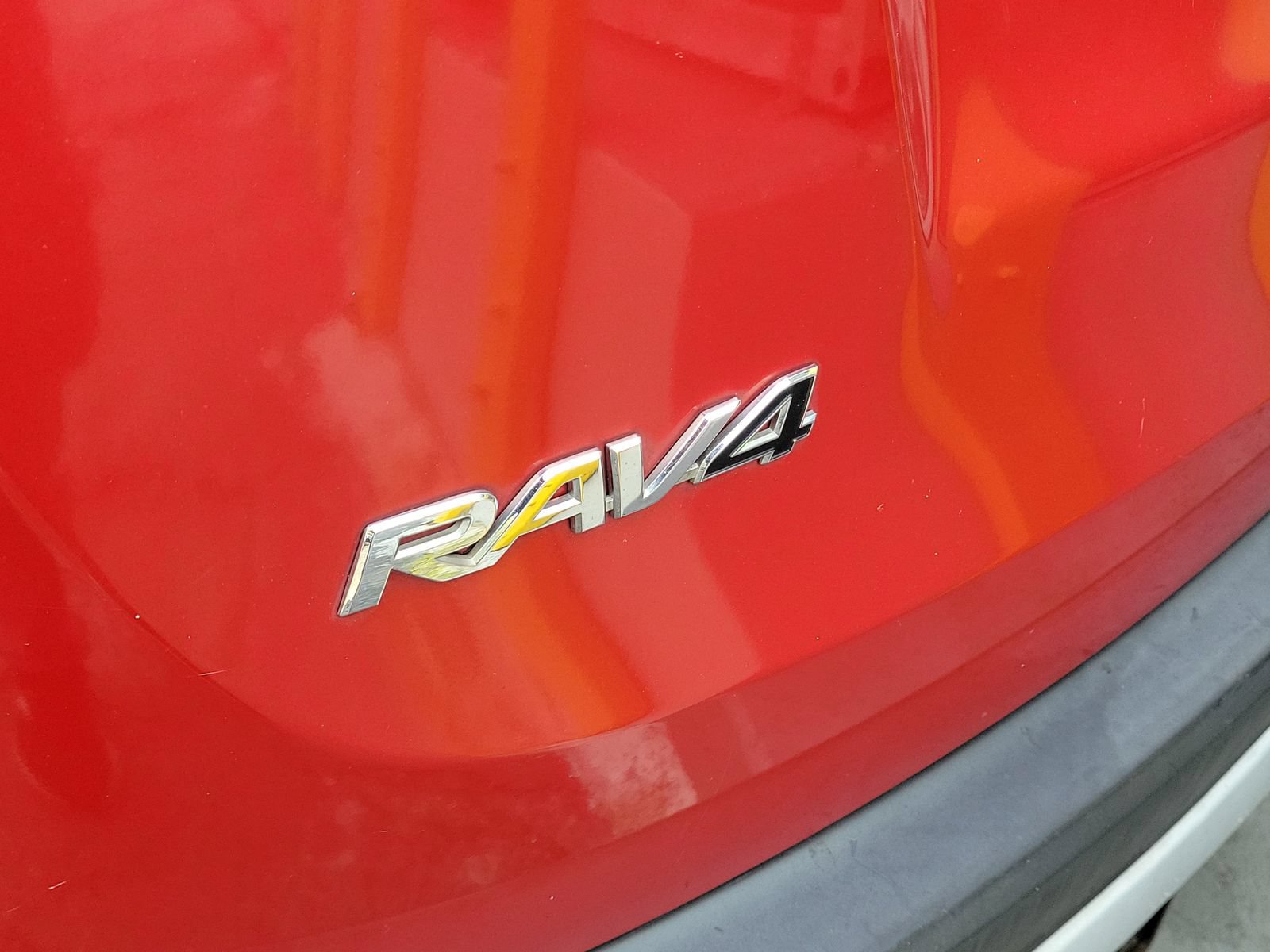 Used 2015 Toyota RAV4 Limited w/ Outdoor Package FWD image 5