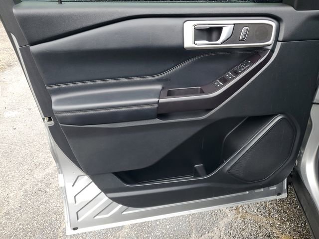 Used 2020 Ford Explorer XLT w/ Equipment Group 202A image 8