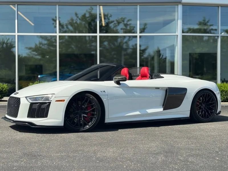 Used 2017 Audi R8 V10 w/ Carbon Exterior Package