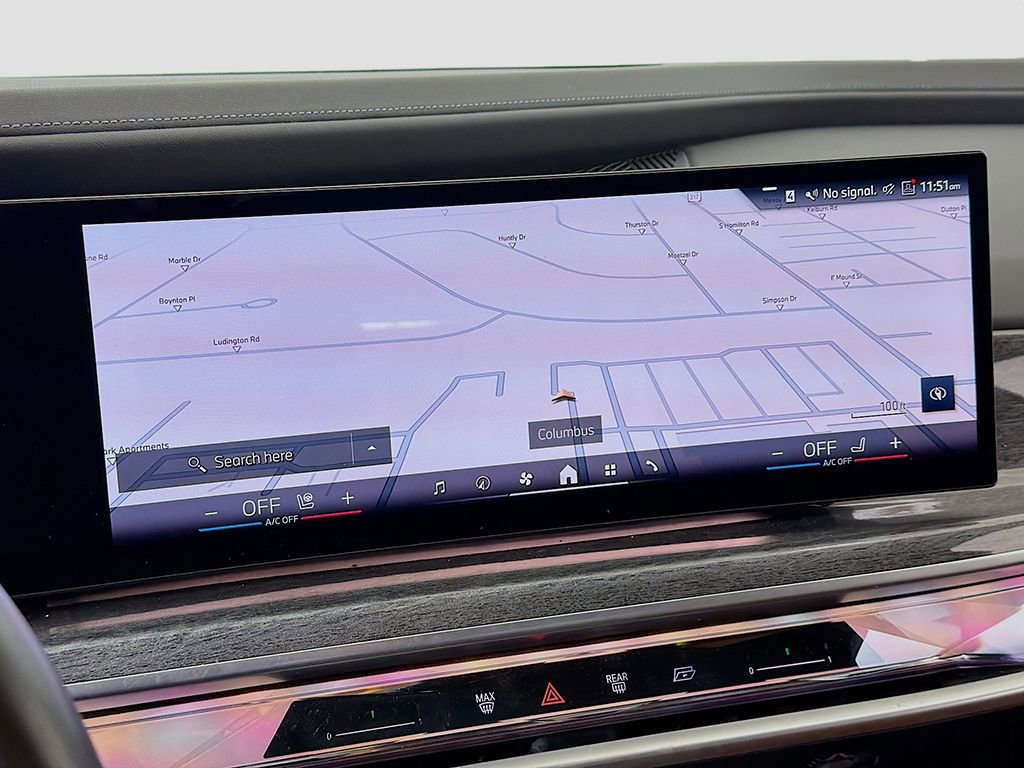 Used 2023 BMW 760i xDrive w/ Executive Package image 39