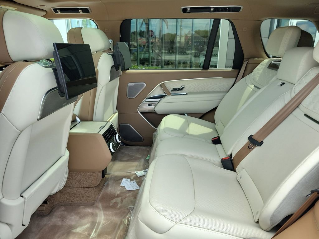 New 2026 Land Rover Range Rover SV AWD/4WD image 16