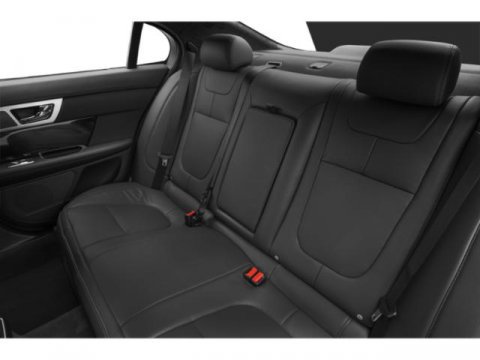 Used 2015 Jaguar XF Sport image 17