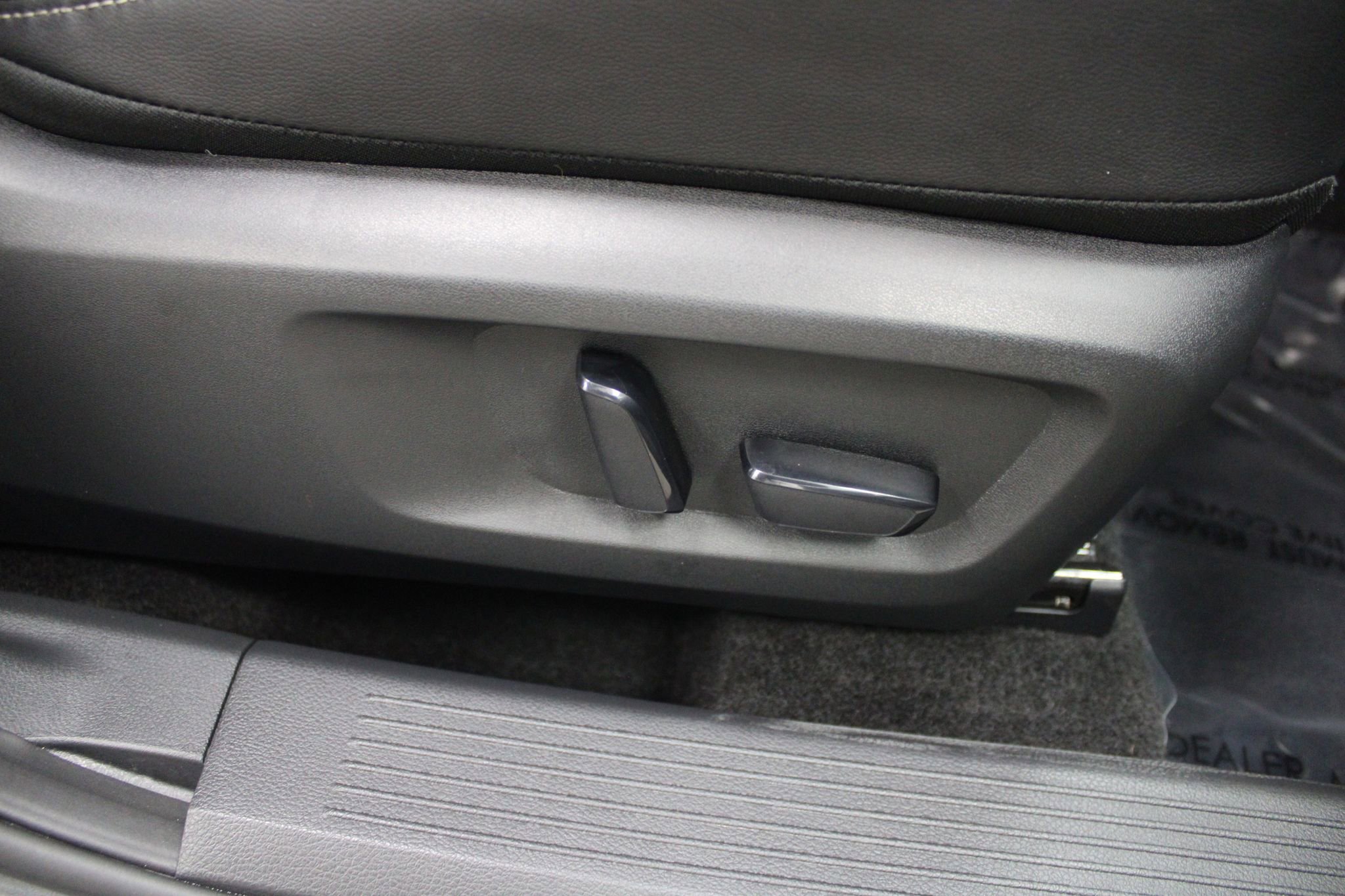 Used 2024 Nissan Rogue SL image 26