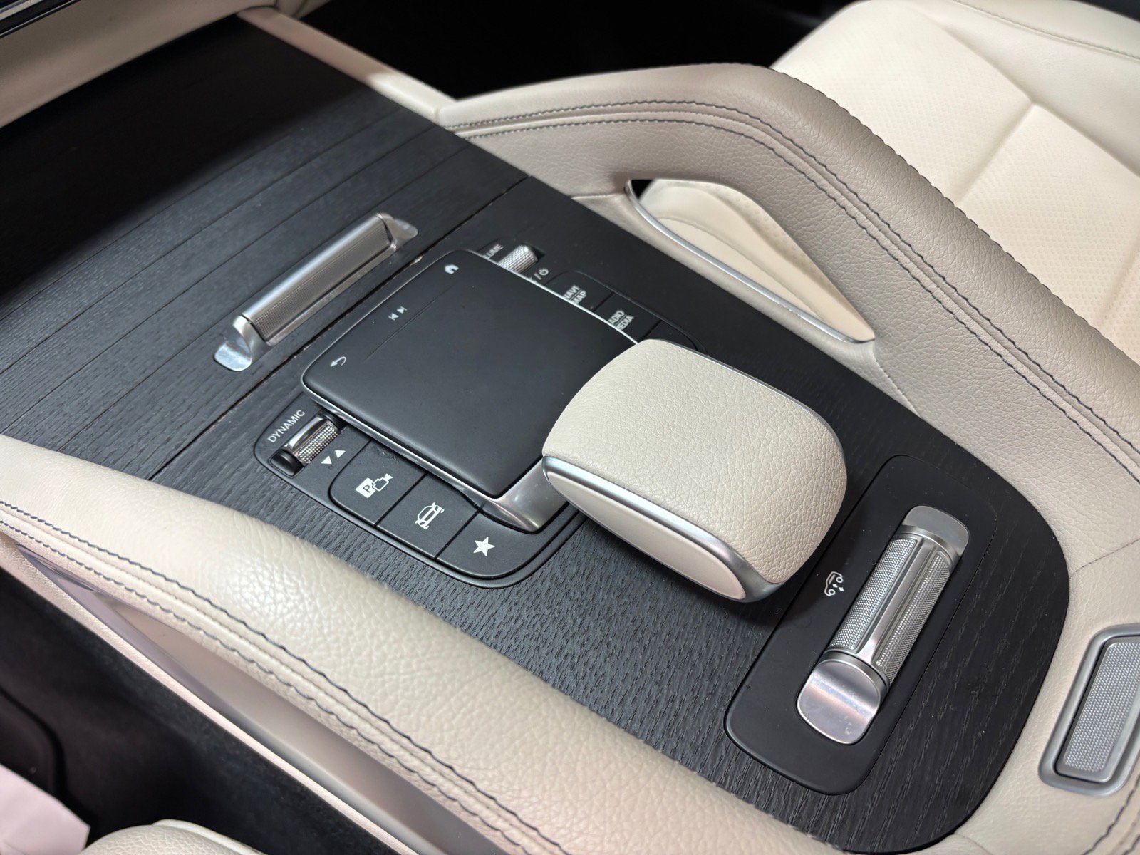 Used 2023 Mercedes-Benz GLS 450 4MATIC image 15