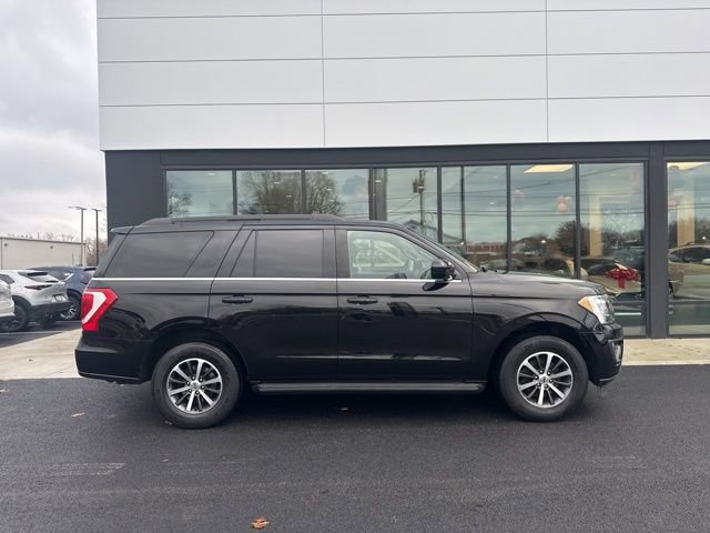 Used 2019 Ford Expedition XLT image 2