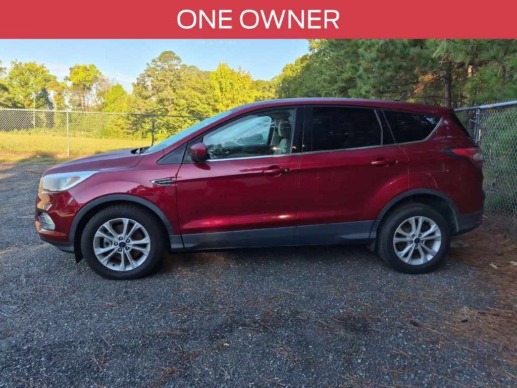 Used 2017 Ford Escape SE FWD image 3
