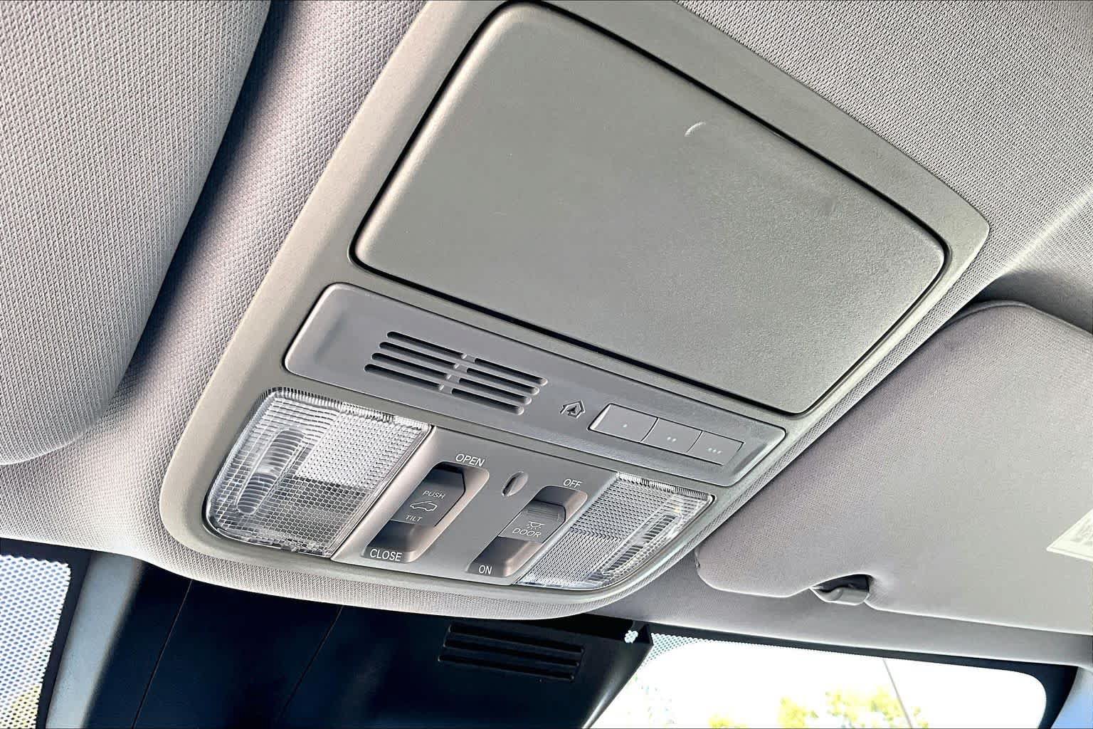 Used 2020 Honda CR-V Touring image 33