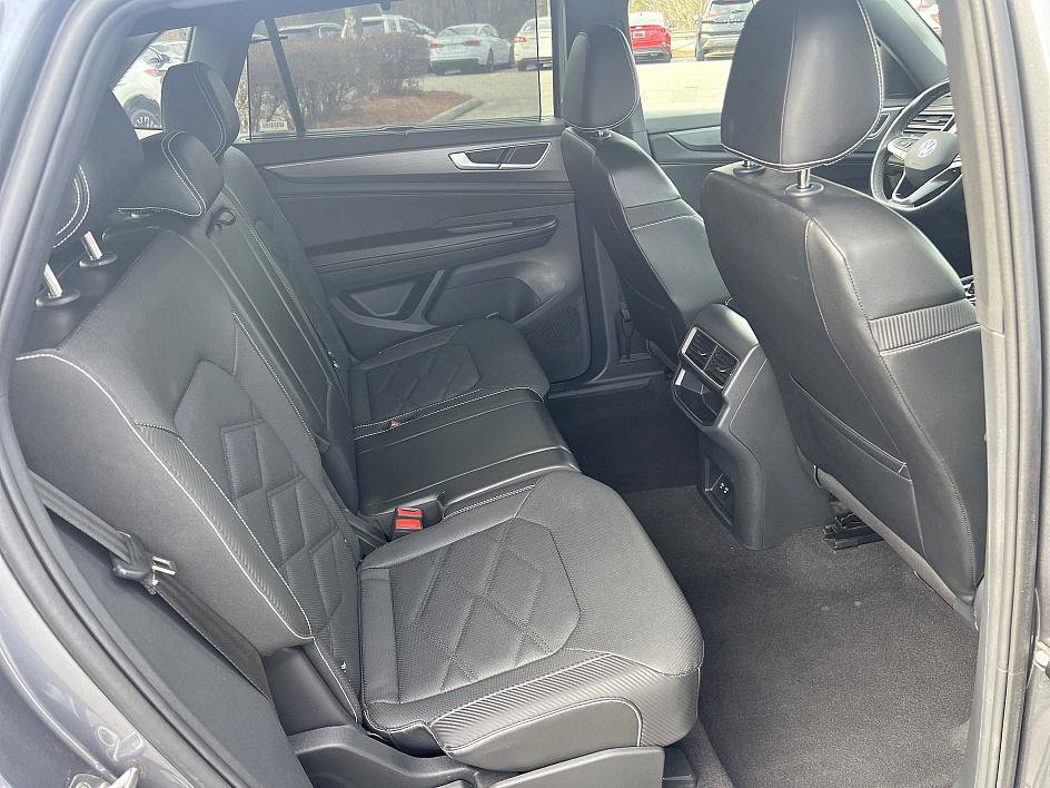 Used 2024 Volkswagen Atlas Cross Sport SE image 15