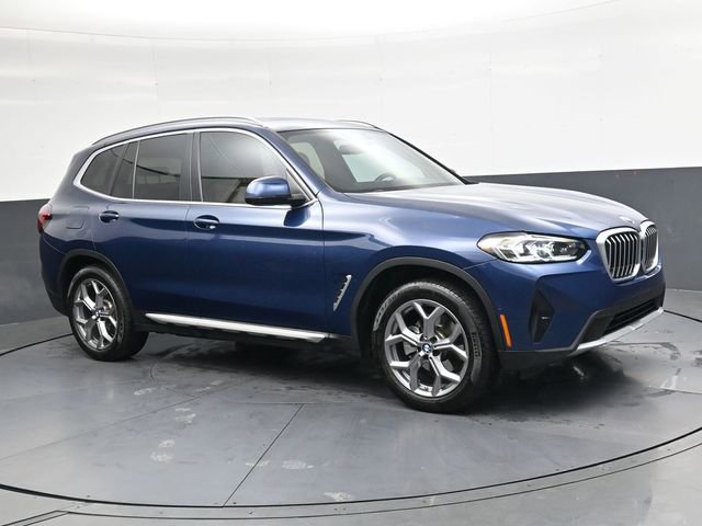 Used 2024 BMW X3 xDrive30i w/ Premium Package AWD/4WD image 2