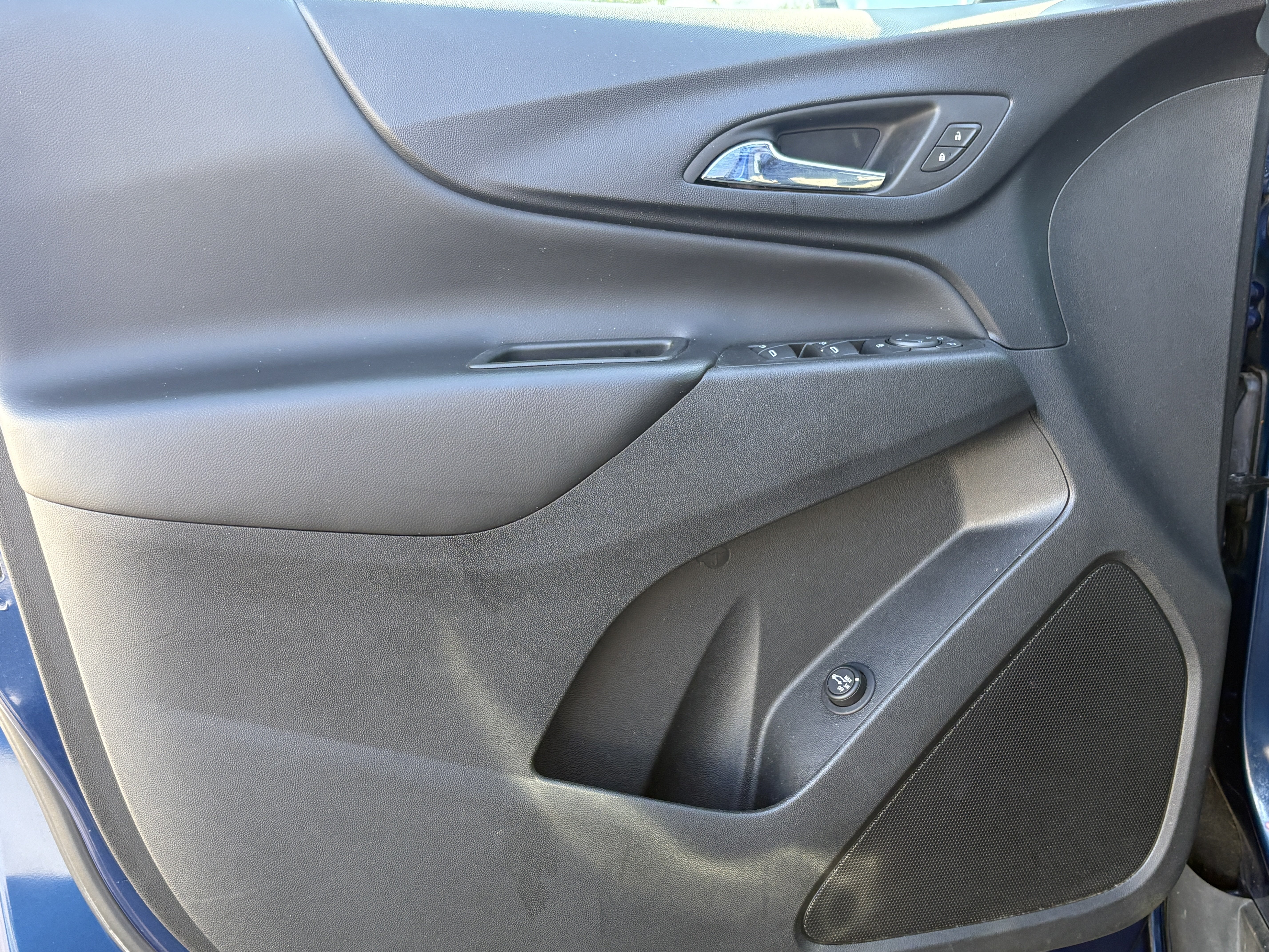 Used 2022 Chevrolet Equinox LT FWD image 16