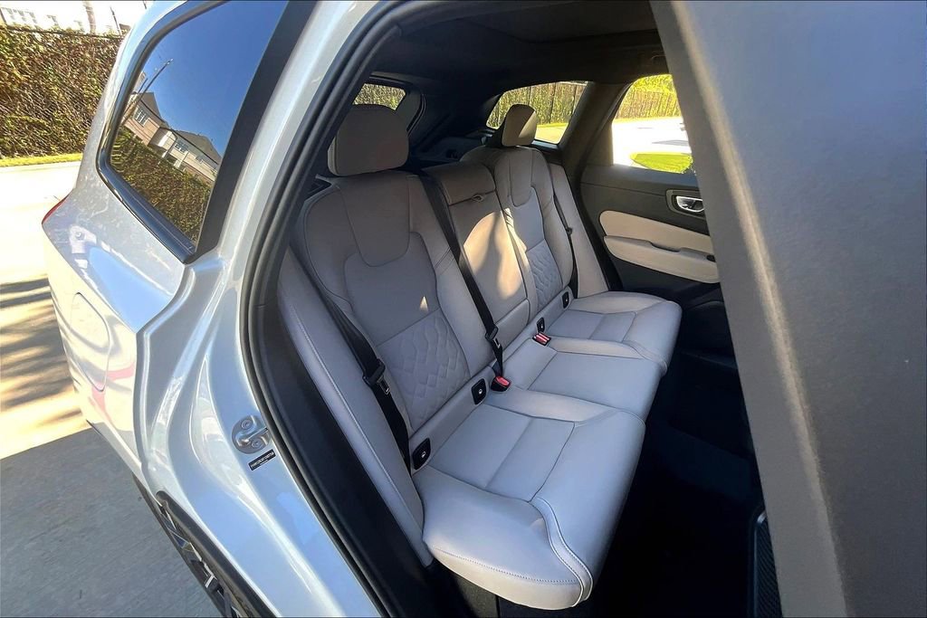 New 2026 Volvo XC60 B5 Plus w/ Protection Package Premier AWD/4WD image 16