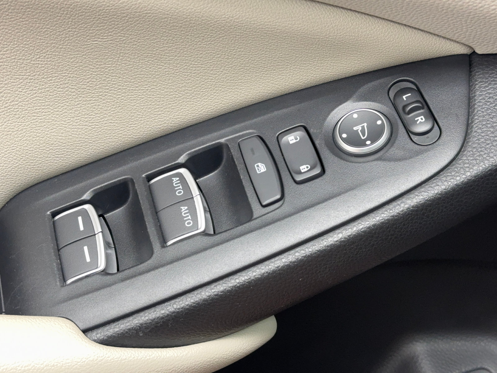 Used 2019 Honda Accord EX-L image 24