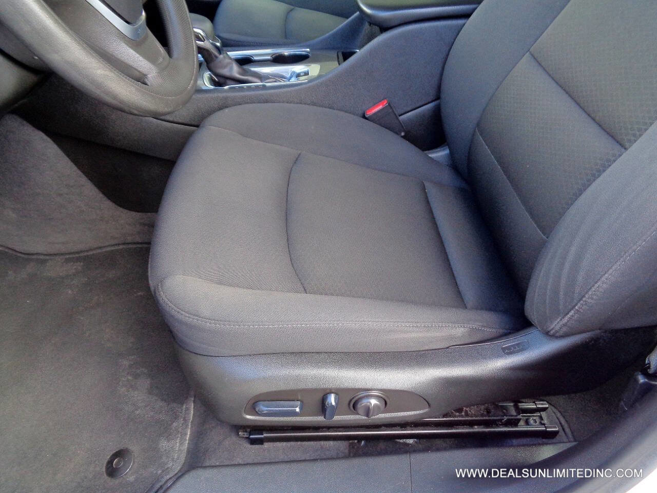 Used 2023 Chevrolet Malibu LT image 9