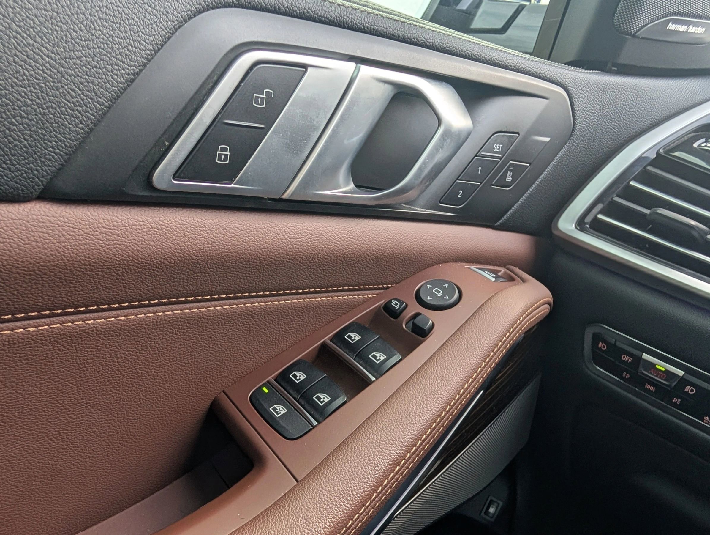 Used 2021 BMW X5 xDrive45e w/ M Sport Package image 22