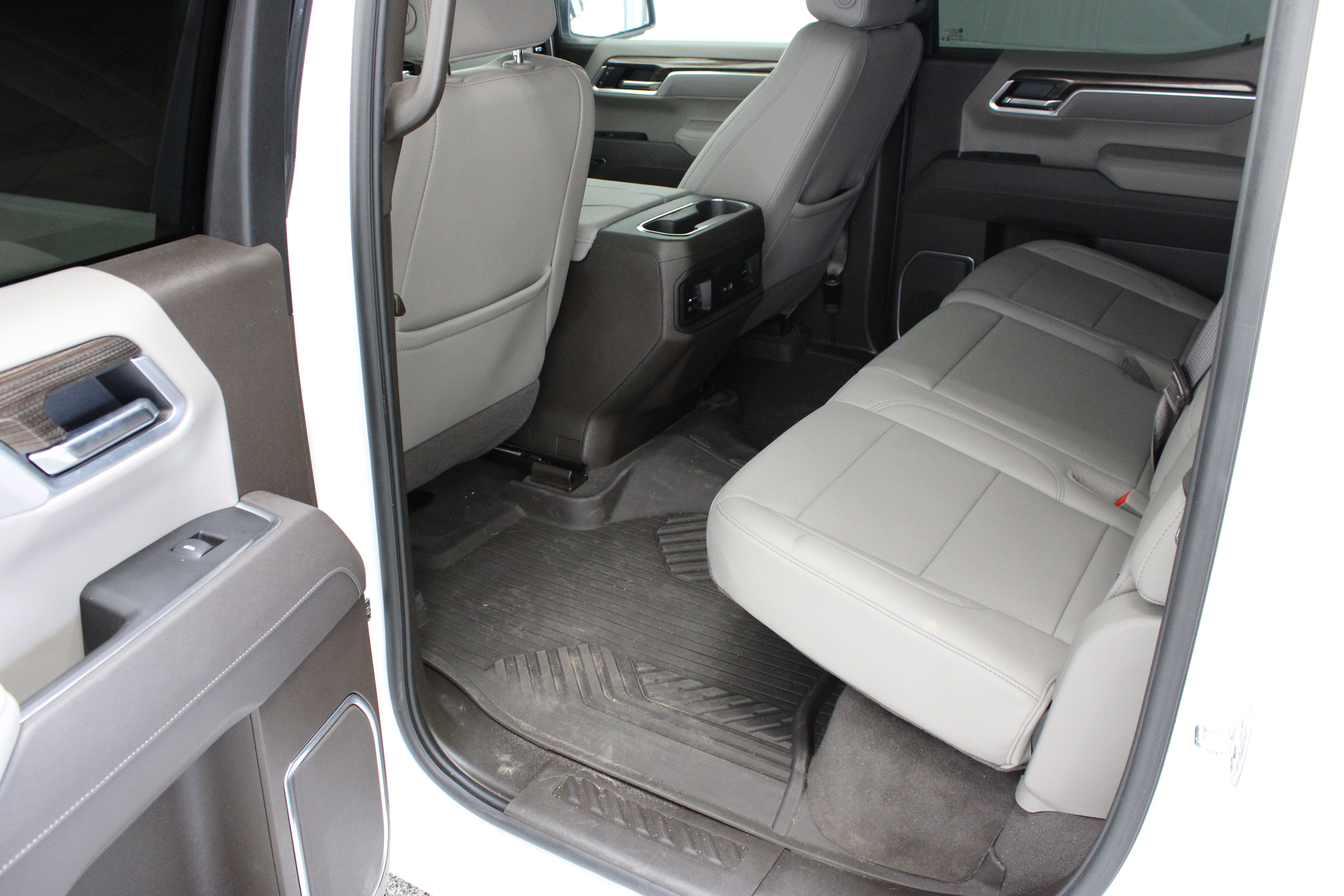 Used 2025 Chevrolet Silverado 1500 RST AWD/4WD image 31