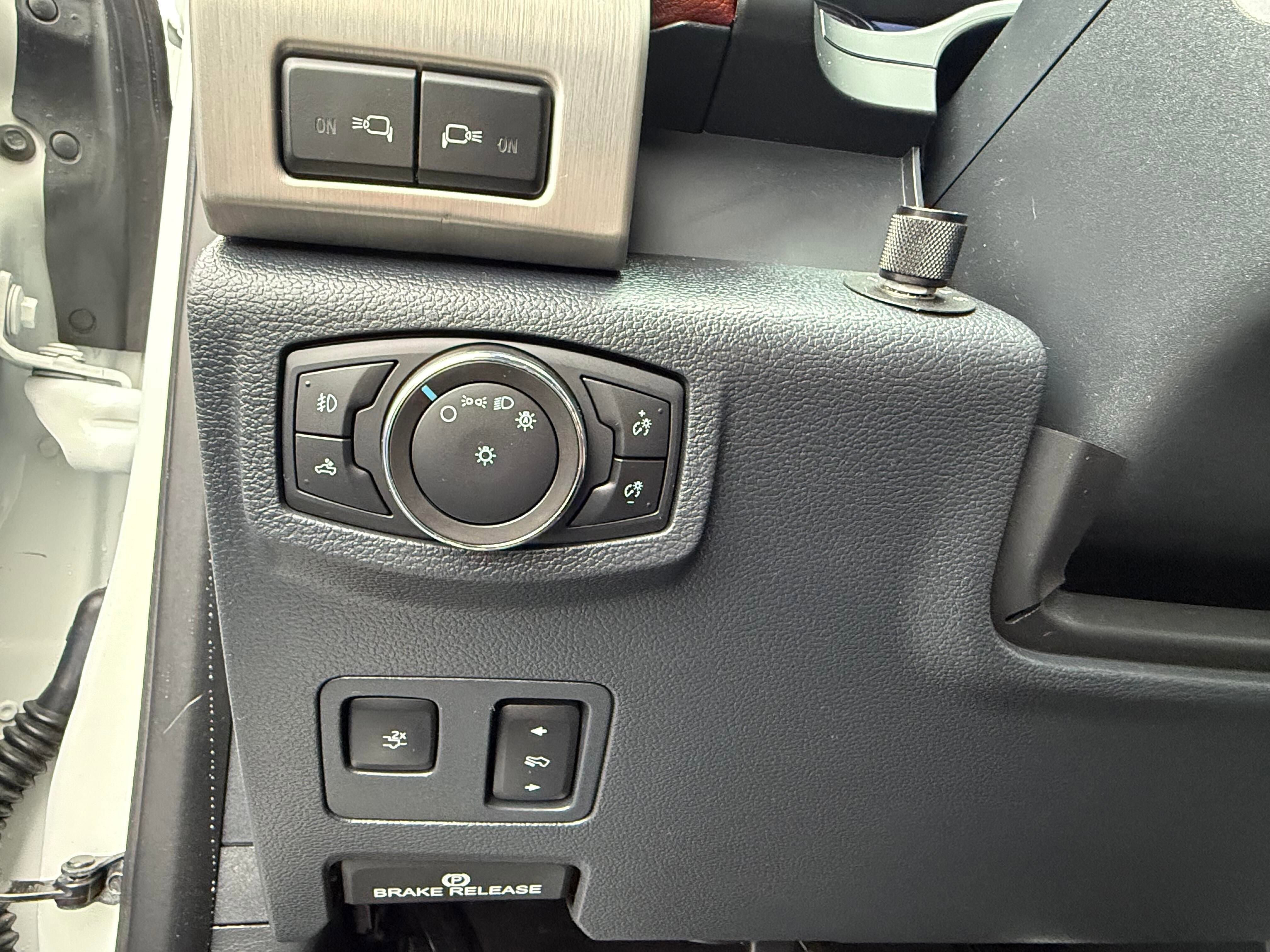 Used 2022 Ford F450 Platinum image 19