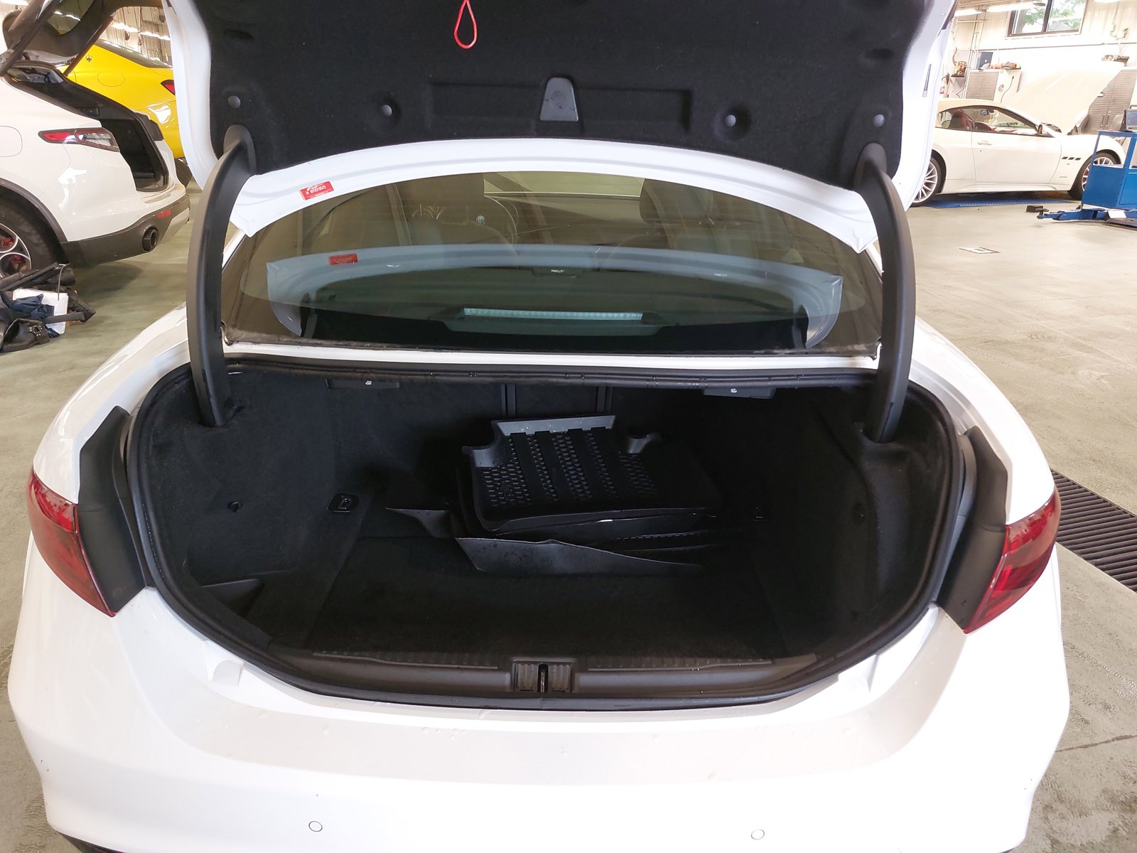 Used 2023 Alfa Romeo Giulia Ti w/ Active Assist Plus Package RWD image 14