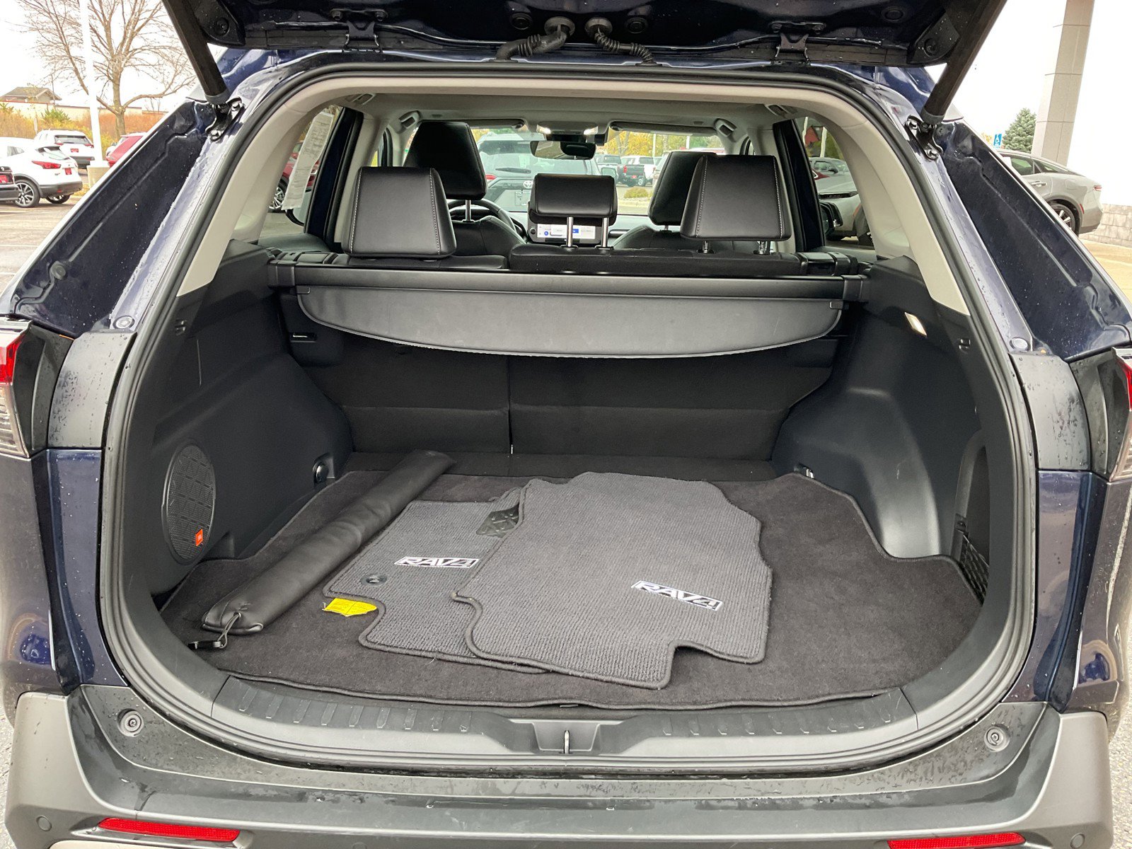 Used 2023 Toyota RAV4 Limited image 11